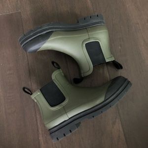 Everlane rain boots